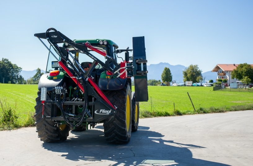 Der Fliegl Auslegearm – neue Möglichkeiten in der Forst- und Landwirtschaftspflege<br>BILDQUELLE: Fliegl Agro-Center GmbH