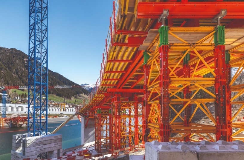 Project-specific PERI formwork and shoring solutions were used for the construction of Ponte Valnit.<br>IMAGE SOURCE: PERI SE