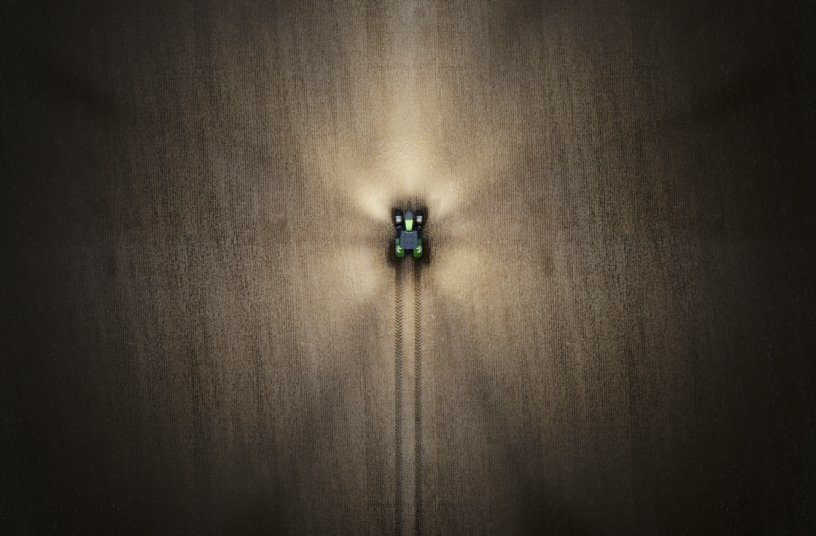 Makes the working day a pleasure. Fendt 800 Vario<br>IMAGE SOURCE: Fendt