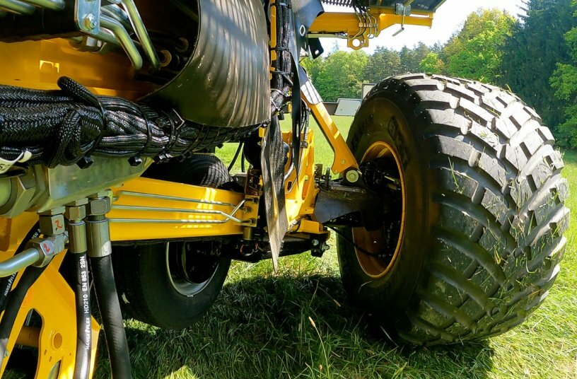 The new intelligent trailing steering system for the ROPA Keiler 2 RK22<br>IMAGE SOURCE: ROPA Fahrzeug- und Maschinenbau GmbH