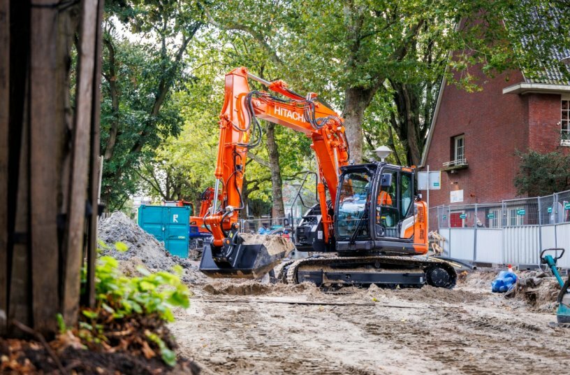 Hitachi ZX135US-7B<br>IMAGE SOURCE: Hitachi Construction Machinery (Europe) NV (HCME)