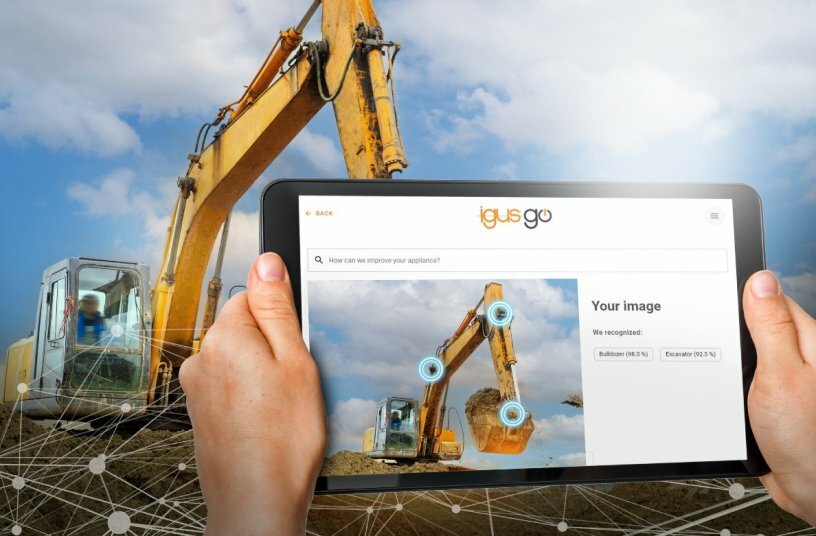 With the igusGO® app, optimization potential in more than 450 applications can be discovered in just a few seconds - e.g. by eliminating lubrication.<br>IMAGE SOURCE: igus GmbH