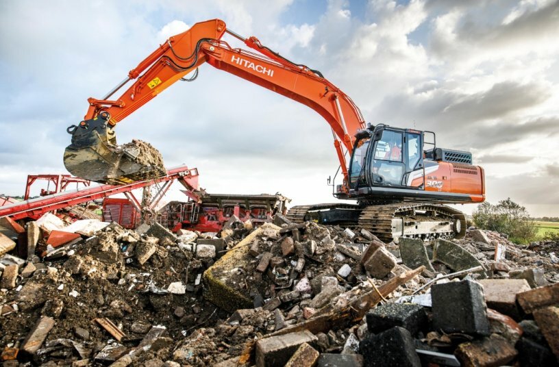 Hitachi  ZX300LC-7<br>IMAGE SOURCE: Hitachi Construction Machinery (Europe) NV (HCME)