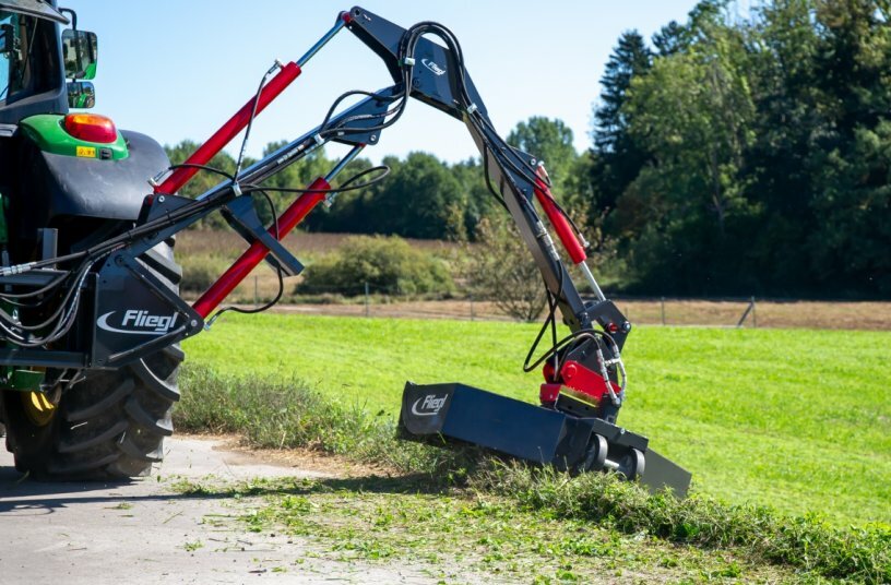 The Fliegl extension arm – new possibilities in forestry and agricultural maintenance<br>IMAGE SOURCE: Fliegl Agro-Center GmbH