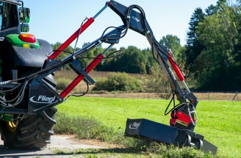 The Fliegl extension arm – new possibilities in forestry and agricultural maintenance<br>IMAGE SOURCE: Fliegl Agrartechnik