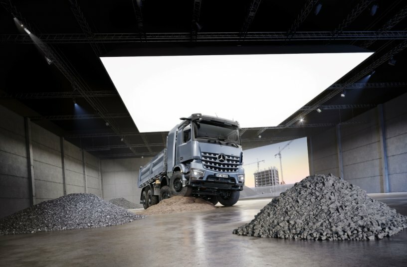 Robust, powerful – and now also all-electric: Mercedes-Benz Trucks presents the new eArocs 400 at bauma 2025<br>IMAGE SOURCE: Daimler Truck AG