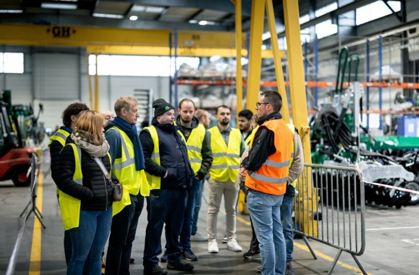 FARMEDIA company<br>IMAGE SOURCE: PICHON