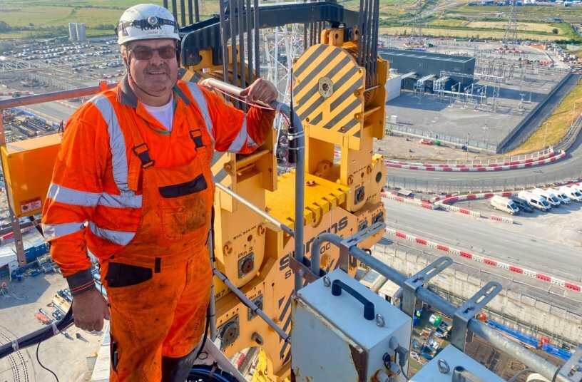 Technicians in focus: Volker Rodenbeck, a vital link in the productivity chain<br>IMAGE SOURCE: Manitowoc