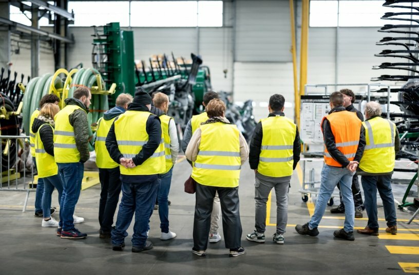 FARMEDIA company<br>IMAGE SOURCE: PICHON