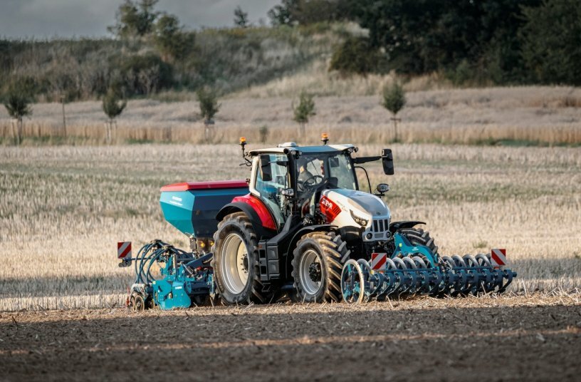 New STEYR® Impuls tractors combine compact power with premium comfort and intelligent control<br>IMAGE SOURCE: STEYR