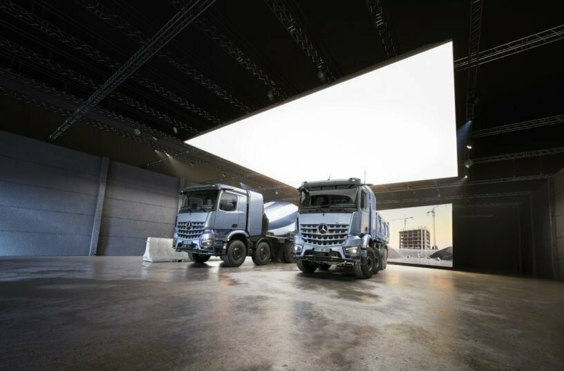 Robust, kraftvoll – und nun auch vollelektrisch: Mercedes-Benz Trucks präsentiert auf der bauma 2025 den neuen eArocs 400<br>BILDQUELLE: Daimler Truck AG