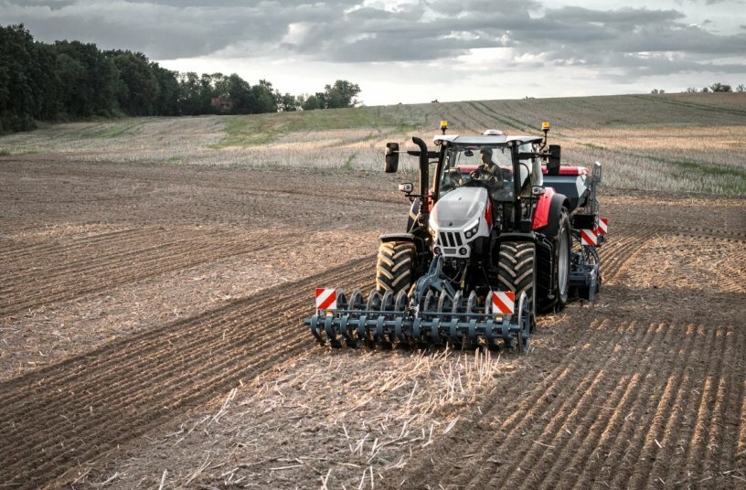 New STEYR® Impuls tractors combine compact power with premium comfort and intelligent control<br>IMAGE SOURCE: STEYR