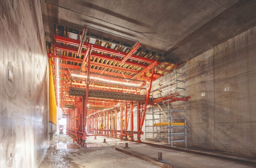 Eight VTC Tunnel Formwork Carriages enable precise and repeatable concreting cycles, ensuring steady construction progress on the Nordhavn Tunnel.<br>IMAGE SOURCE: PERI SE