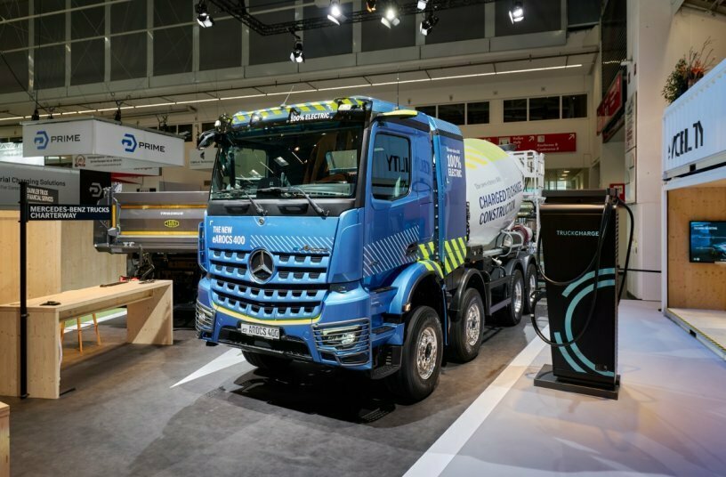 Robust, kraftvoll – und nun auch vollelektrisch: Mercedes-Benz Trucks präsentiert auf der bauma 2025 den neuen eArocs 400<br>BILDQUELLE: Daimler Truck AG
