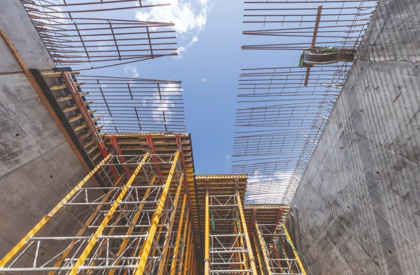 MULTIPROP Shoring Towers are used as a supporting structure for concreting the slab, ensuring that this work can be carried out safely.<br>IMAGE SOURCE: PERI SE