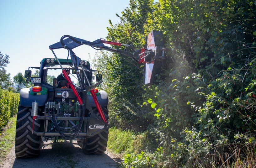 The Fliegl extension arm – new possibilities in forestry and agricultural maintenance<br>IMAGE SOURCE: Fliegl Agro-Center GmbH