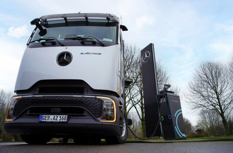 Daimler Truck establishes semi-public charging network for trucks – first pilot customers successfully launched<br>IMAGE SOURCE: Daimler Truck AG