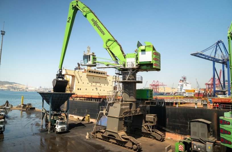 Port Handling: Diesel or Electric Material Handlers?<br>IMAGE SOURCE: SENNEBOGEN Maschinenfabrik GmbH