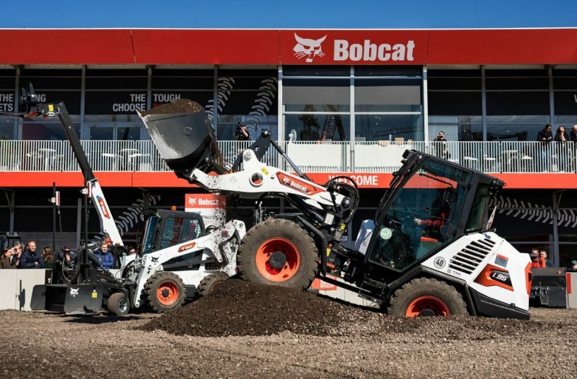 New Generation of Bobcat 1-2 t Mini Excavators: Unbeatable Performance in a Small Package<br>IMAGE SOURCE: Bobcat