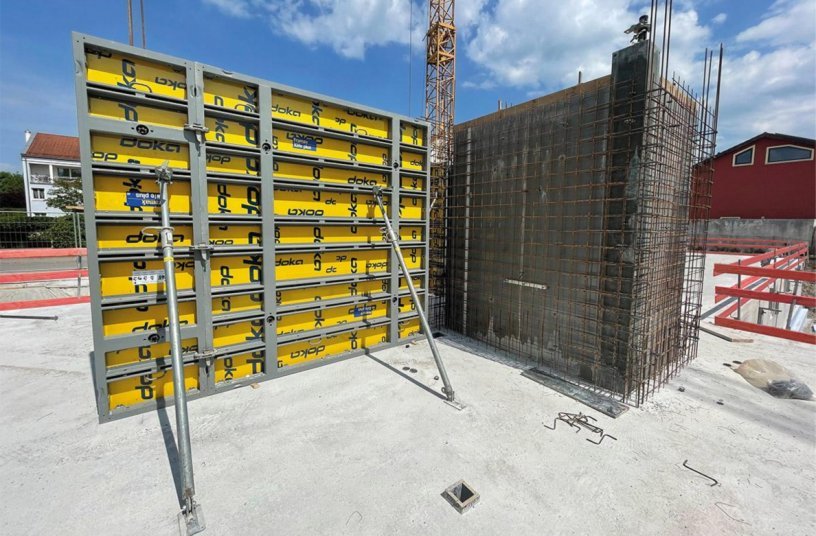With the new 3 m panel height of the Framax Xlife plus, walls in residential construction can be formed even more economically.<br>IMAGE SOURCE: Doka