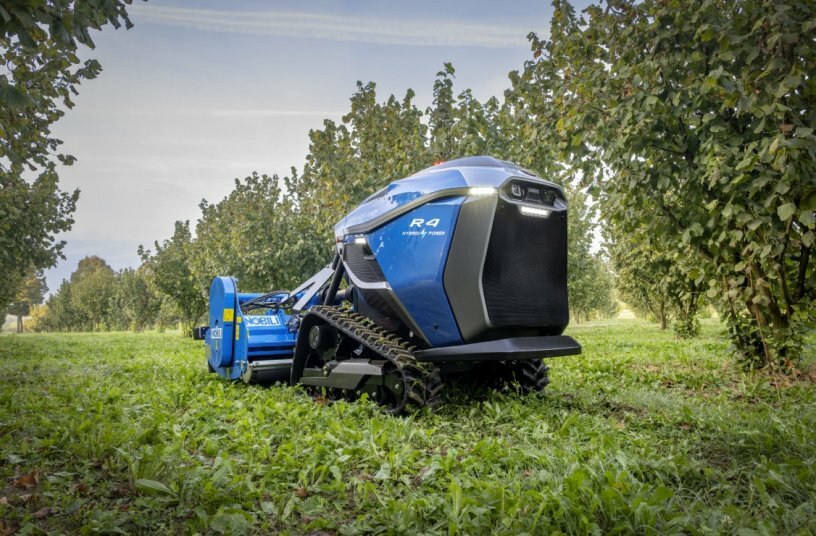 New Holland R4 Robot Series<br>IMAGE SOURCE: New Holland Agriculture