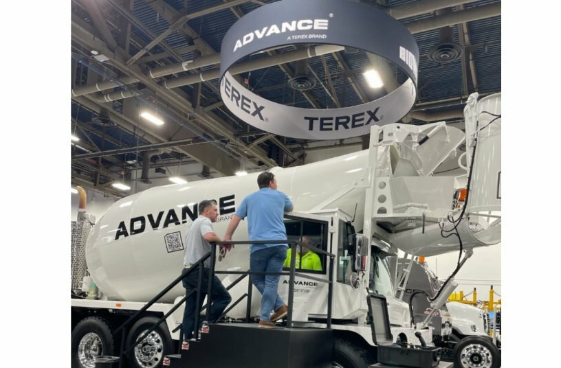 ADVANCE trainer cab<br>IMAGE SOURCE: Terex Materials Processing