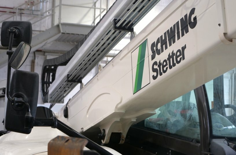 In addition to the Q2 bearings, Schwing has also installed igus energy chains from the H4.56 and H4Q.58 series.<br>IMAGE SOURCE: igus GmbH