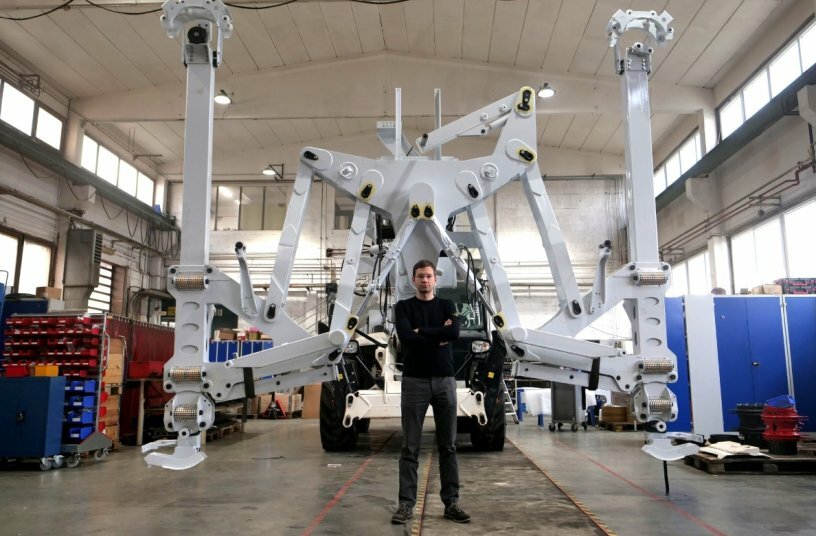 Development Engineer Daniel Kriegl worked with Markus Hatzer and the research and development department at the St. Stefan site to design the MDS 5034.<br>IMAGE SOURCE: igus GmbH