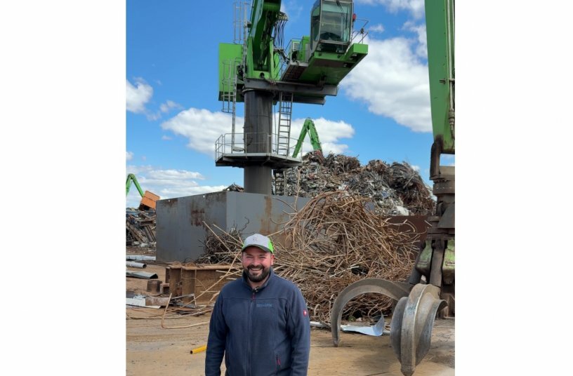 The machine has a big reach thanks to its equipment, we can now stack scrap much higher - says machine operator Adem.<br>IMAGE SOURCE: SENNEBOGEN Maschinenfabrik GmbH