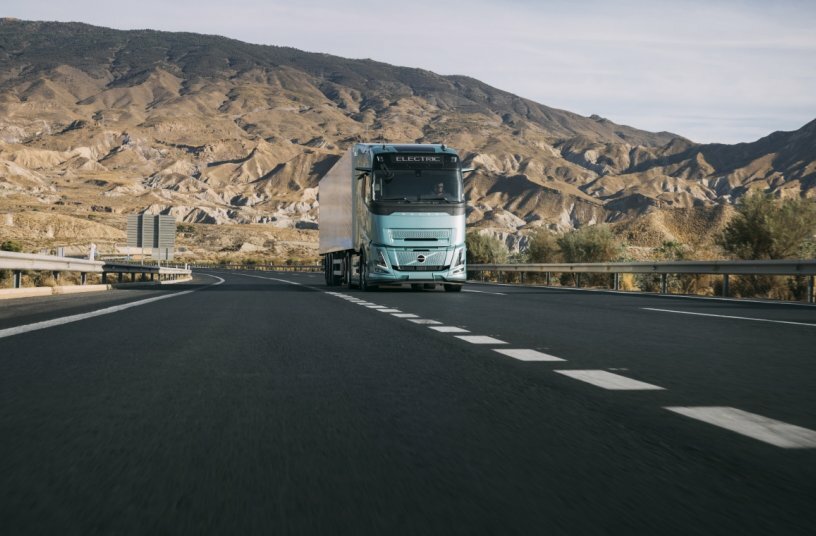 Volvo starts series production of electric trucks with up to 700 km range