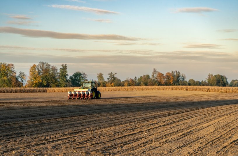 PURO: Pure precision in every row<br>IMAGE SOURCE: PÖTTINGER Landtechnik GmbH