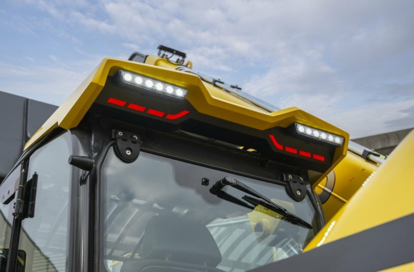 New Holland Hybrid Telehandler<br>IMAGE SOURCE: New Holland Agriculture