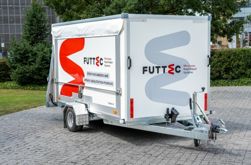 FUTTEC microwave technology enables durable pothole repairs even in freezing temperatures<br>IMAGE SOURCE: FUTTEC