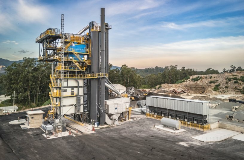 The RPP 4000 HG enables the cost-efficient and sustainable production of conventional asphalt, maintaining its usual quality, without any restrictions, and with a high proportion of RAP material.<br>IMAGE SOURCE: WIRTGEN GROUP