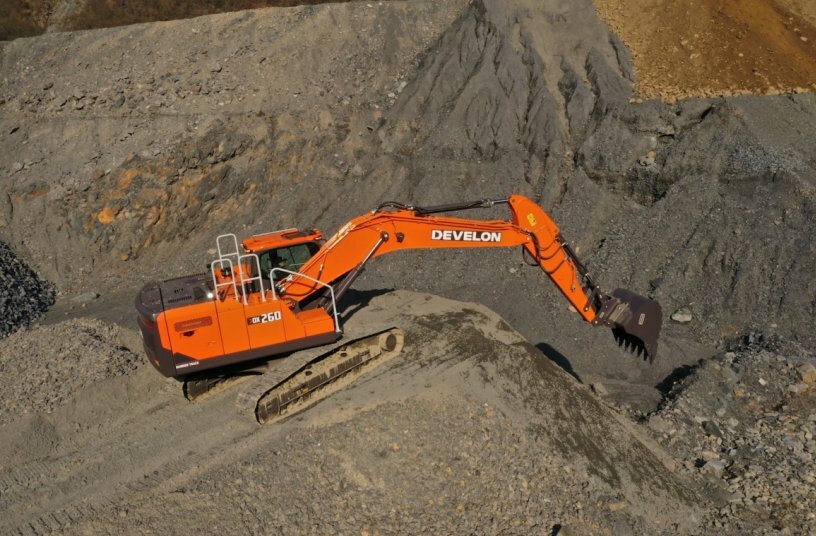 Develon DX260LC-9<br>IMAGE SOURCE: Develon