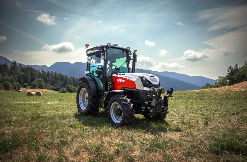 New STEYR Spezial F CVT makes first public appearance at EIMA International 2026<br>IMAGE SOURCE: STEYR