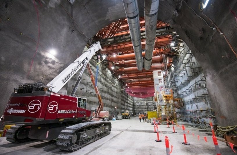 Associated Rigging Australia Pty Ltd setzt SENNEBOGEN Teleskop-Raupenkrane erfolgreich beim groß angelegten Metro-Tunnel-Projekt in Melbourne, Australien, ein.<br>BILDQUELLE: SENNEBOGEN Maschinenfabrik GmbH