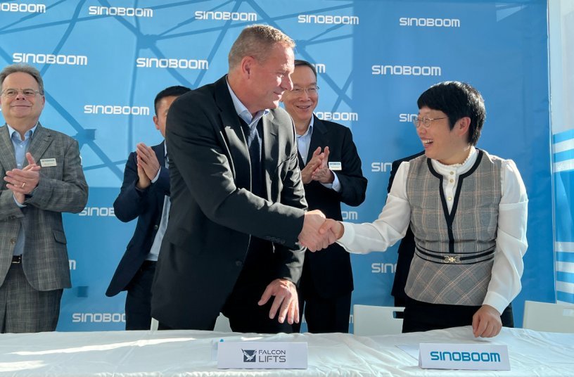 Sinoboom press conference - Falcon signing<br>IMAGE SOURCE: Sinoboom