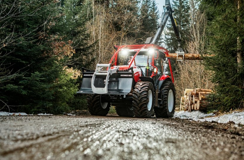 STEYR CVT<br>IMAGE SOURCE: STEYR