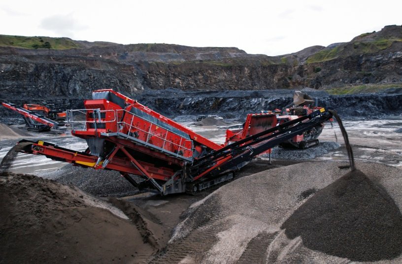 Finlay 694 Inclined Screener<br>IMAGE SOURCE: Terex-Finlay