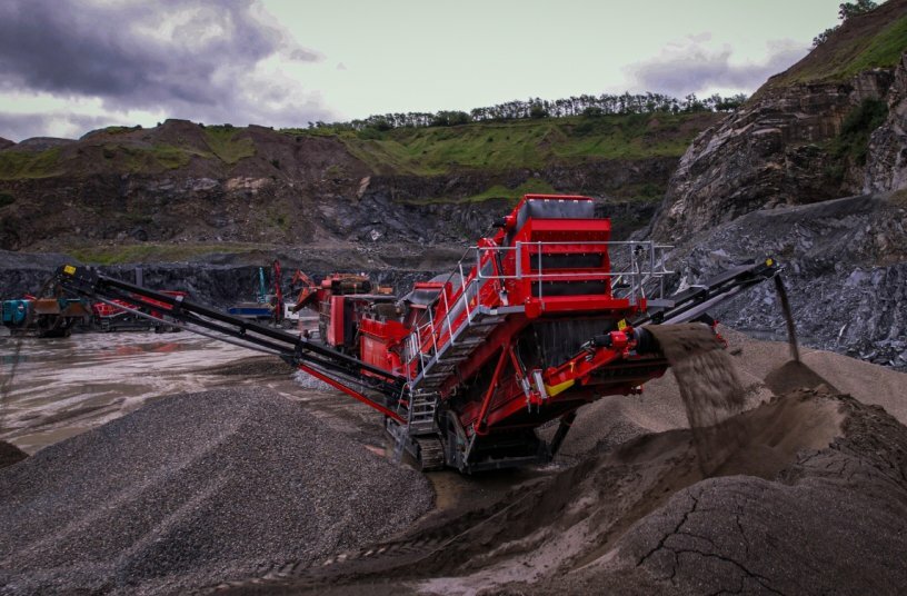 Finlay 694 Inclined Screener<br>IMAGE SOURCE: Terex-Finlay