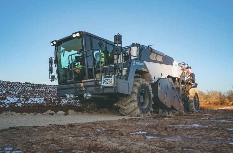 The WR series machines are the ideal choice for a variety of application scenarios ranging from cold recycling to the stabilisation of a wide range of construction materials, in processes such as soil stabilisation or consolidation in road construction.<br>IMAGE SOURCE: WIRTGEN GROUP