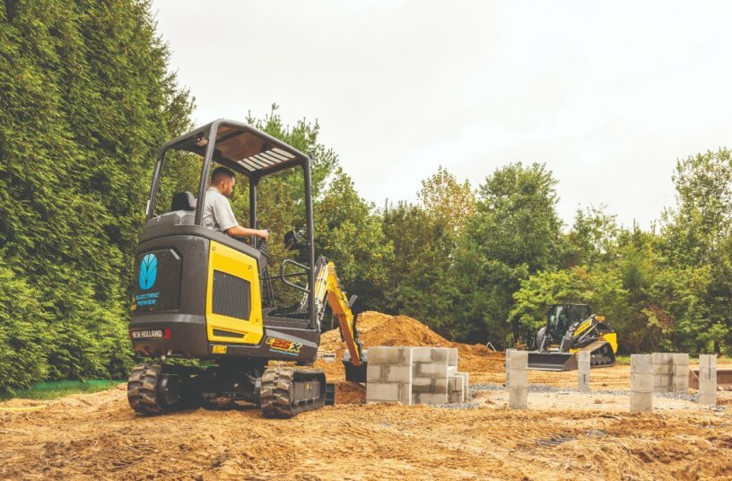 New Electric Mini Excavator and Mini Track Loader from New Holland Construction Expand Jobsite Possibilities<br>IMAGE SOURCE: New Holland Construction