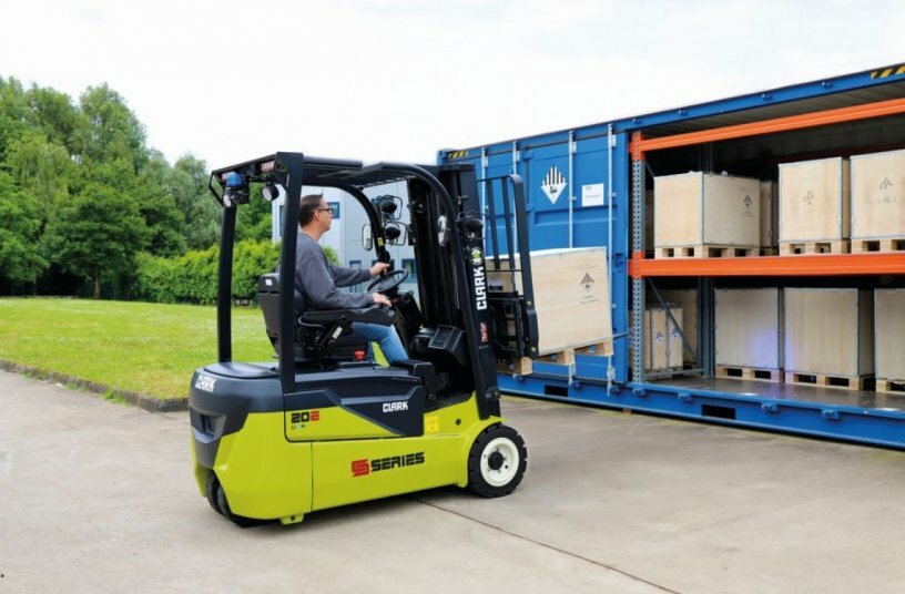 Die Elektrostapler STE16/18/20 und SE16/20 der S-Series Electric bieten die perfekte Kombination aus Sicherheit und hoher Umschlagleistung<br>BILDQUELLE: CLARK Europe GmbH