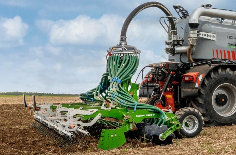 Catros + 7003-2 pro with double harrow<br>IMAGE SOURCE: AMAZONEN-WERKE H. DREYER SE & Co. KG