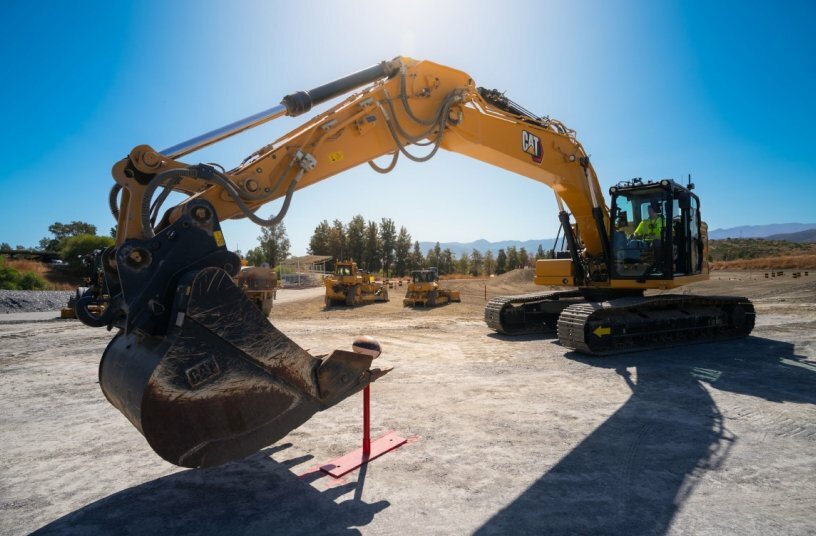 320 Touchdown Challenge<br>IMAGE SOURCE: Caterpillar