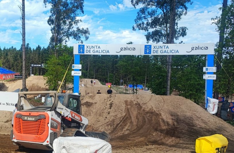 Bobcat T76 at Galician Motocross Grandprix<br>IMAGE SOURCE: DOOSAN BOBCAT EMEA