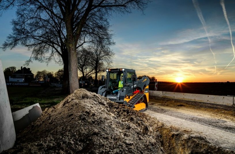 Tracked compact and skid steer loaders for Europe<br>IMAGE SOURCE: Hyundai Construction Equipment Europe