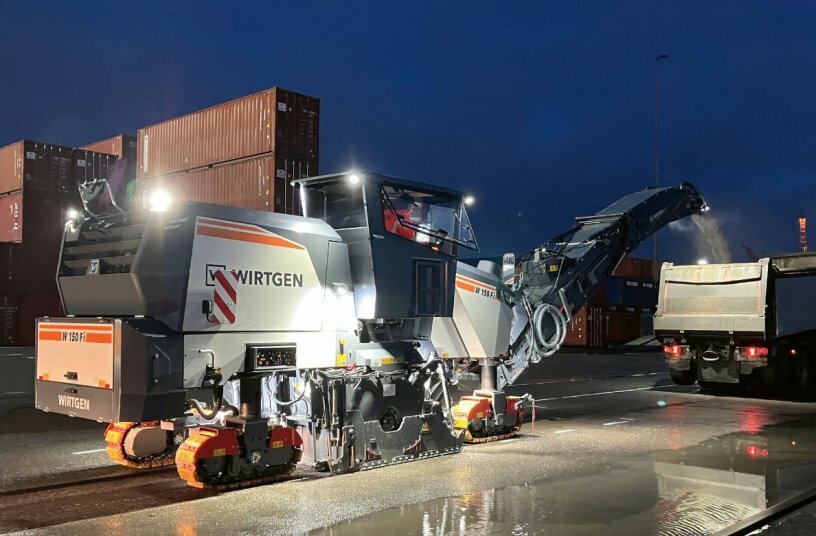 The enclosed cabin of the Wirtgen W 150 F(i) provides a comfortable working environment for the machine operator.<br>IMAGE SOURCE: WIRTGEN GROUP