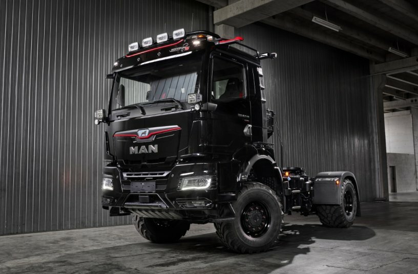 The MAN TGS 18.540 4x4 BL SA is optimized for agricultural applications. Thanks to all-wheel drive, off-road driving programs and soil-friendly agricultural wide tires, it is ideally suited for use between the field and the farm.<br>IMAGE SOURCE: MAN Truck & Bus SE